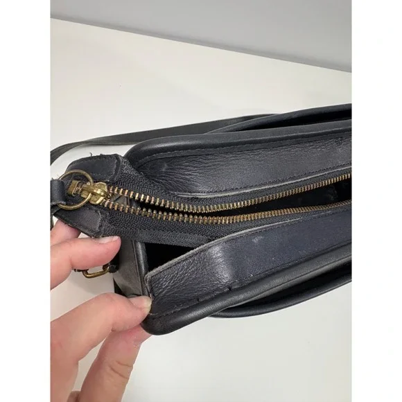 Vintage 80's Coach Swagger 9820 NYC Black Leather Crossbody Shoulder Bag - Picture 7 of 15